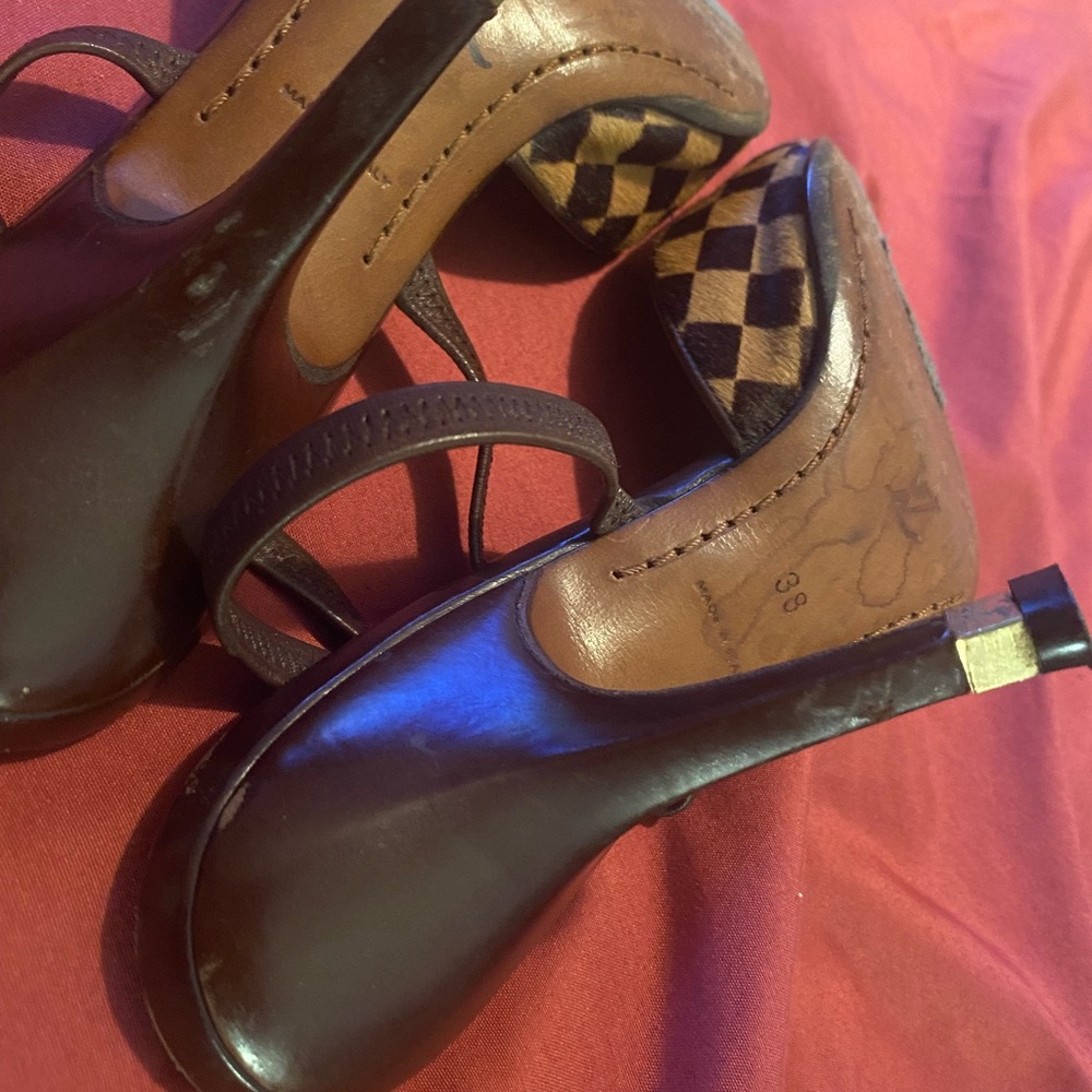 Louis Vuitton - Picture 5 of 5
